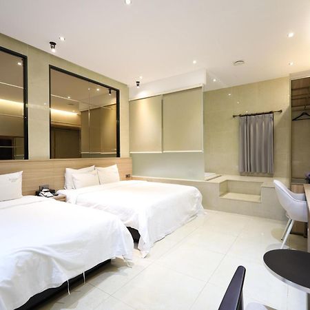Almond Hotel Busan Station Экстерьер фото