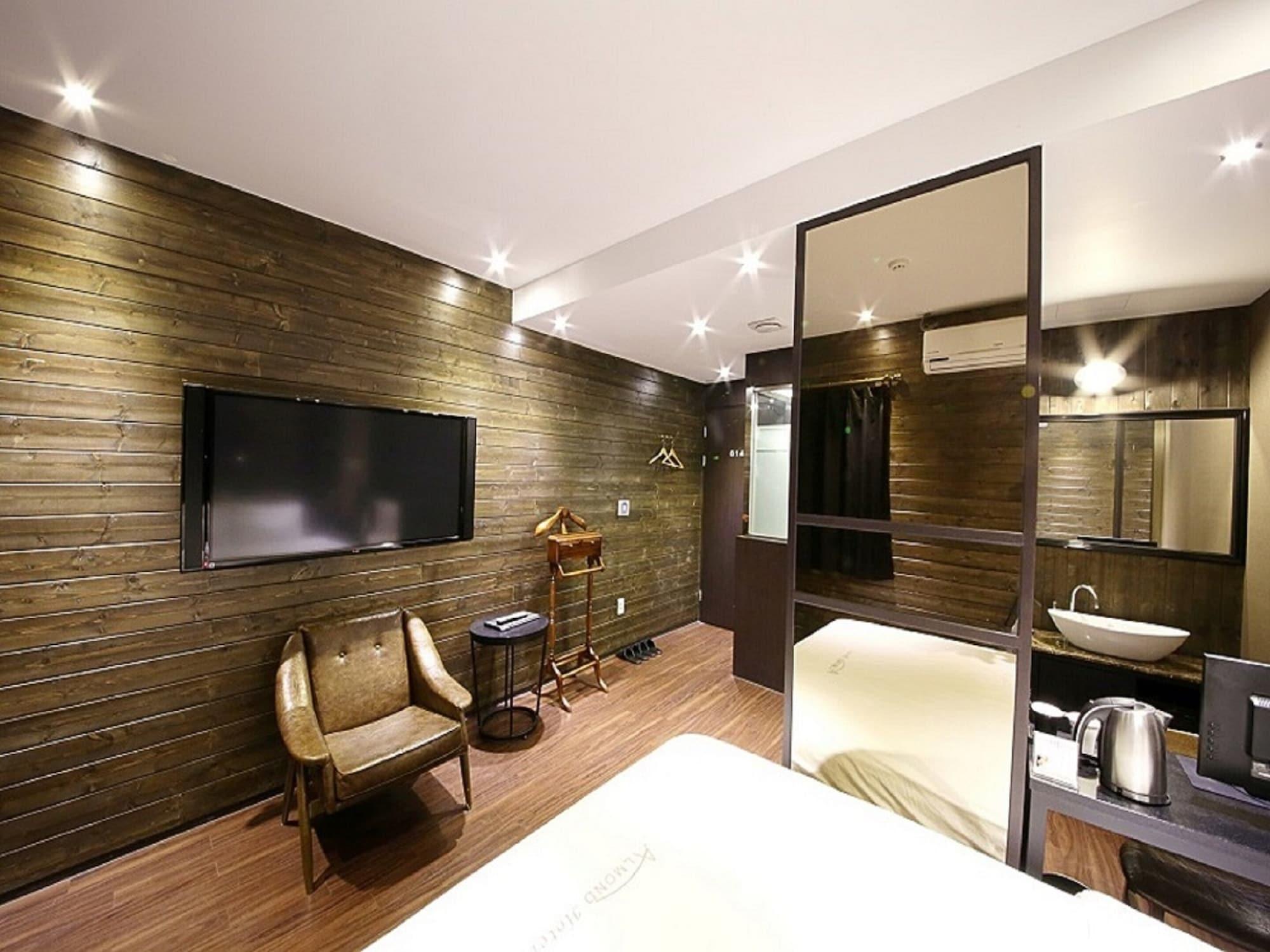 Almond Hotel Busan Station Экстерьер фото