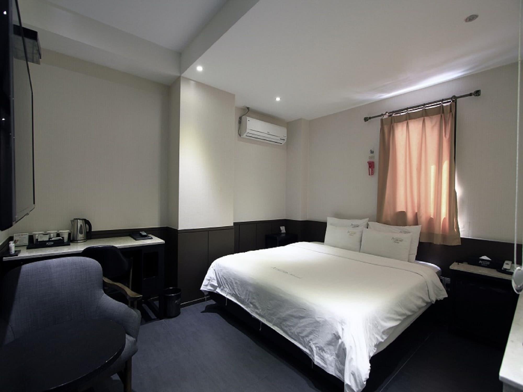 Almond Hotel Busan Station Экстерьер фото