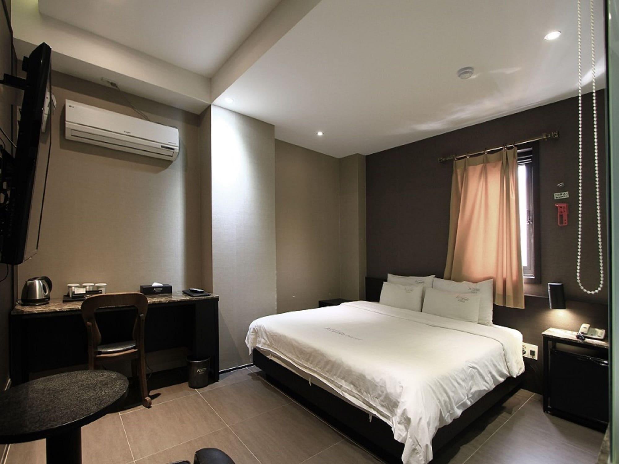 Almond Hotel Busan Station Экстерьер фото