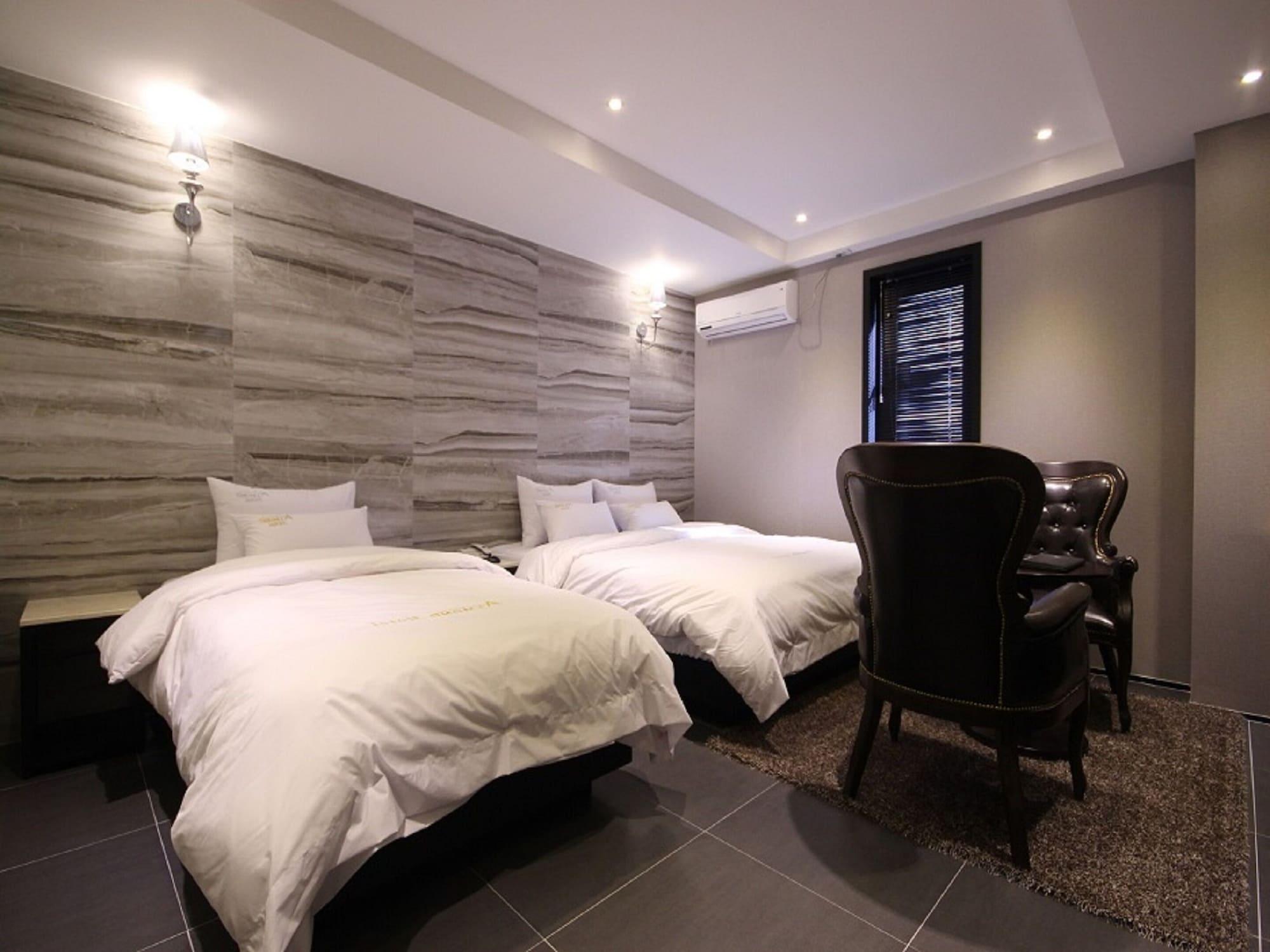 Almond Hotel Busan Station Экстерьер фото