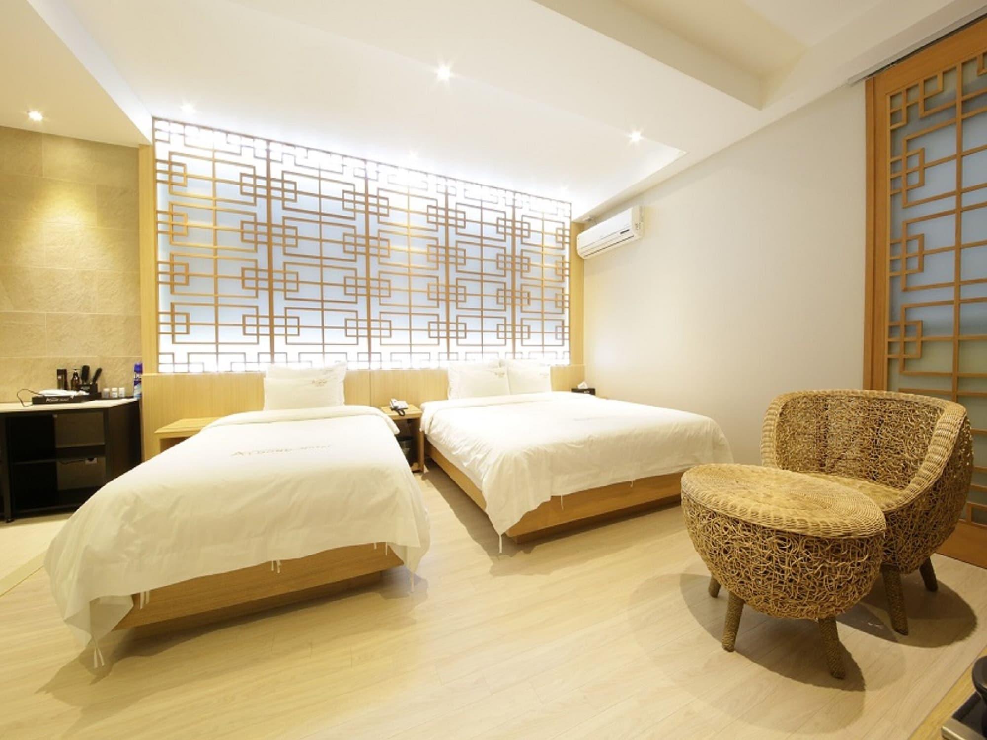 Almond Hotel Busan Station Экстерьер фото