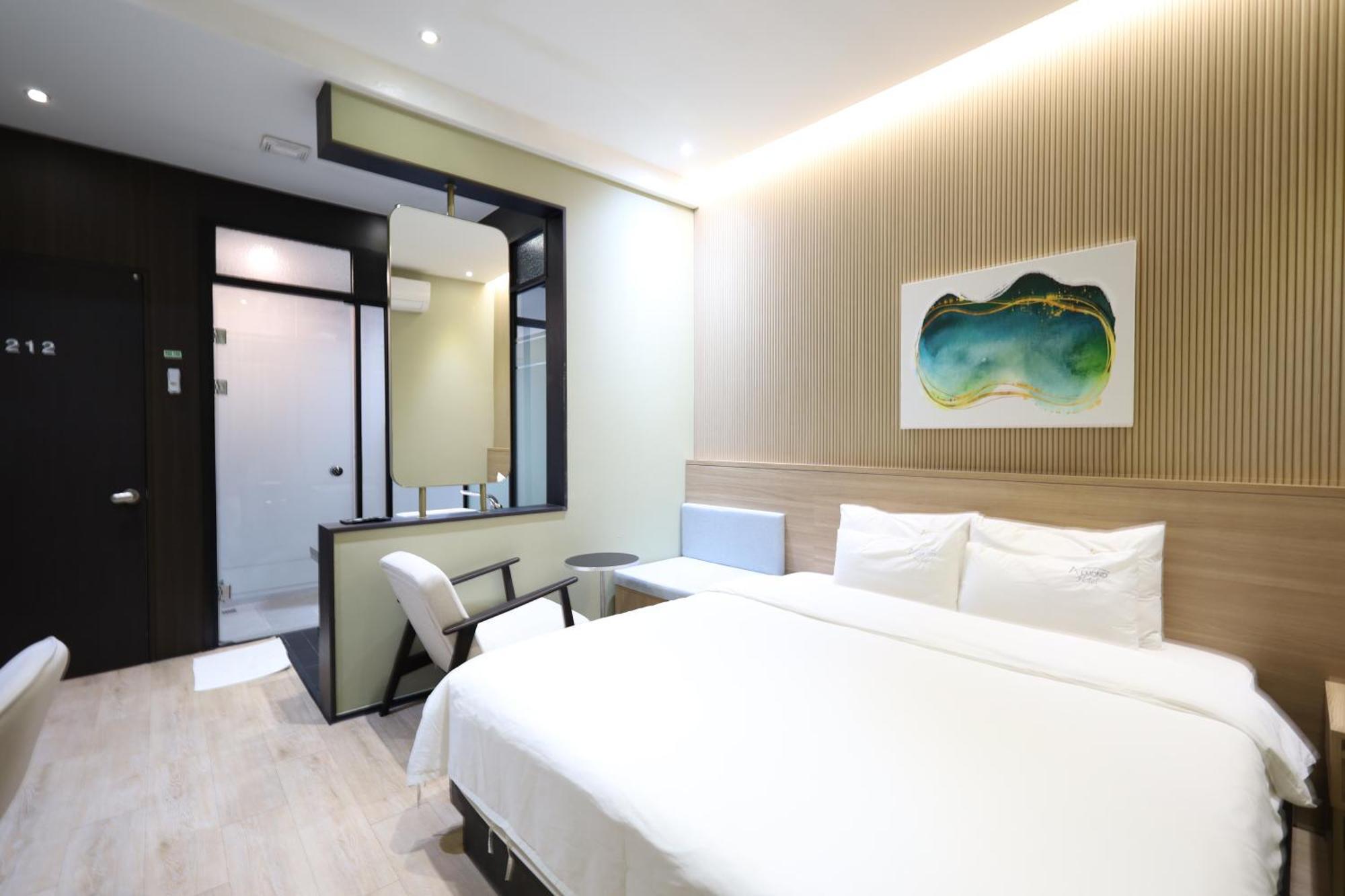 Almond Hotel Busan Station Экстерьер фото