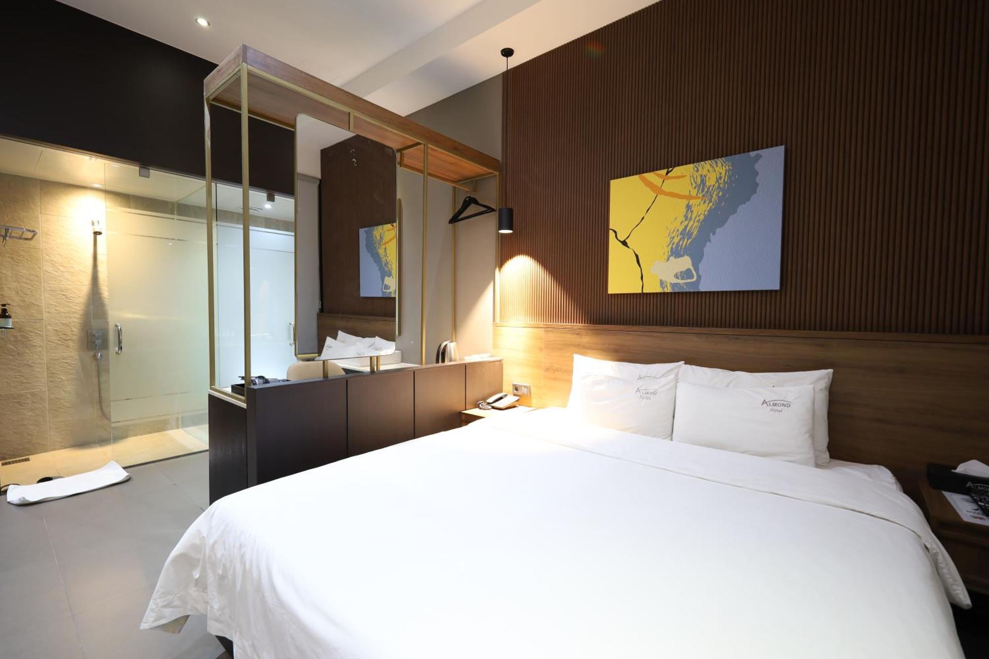 Almond Hotel Busan Station Экстерьер фото