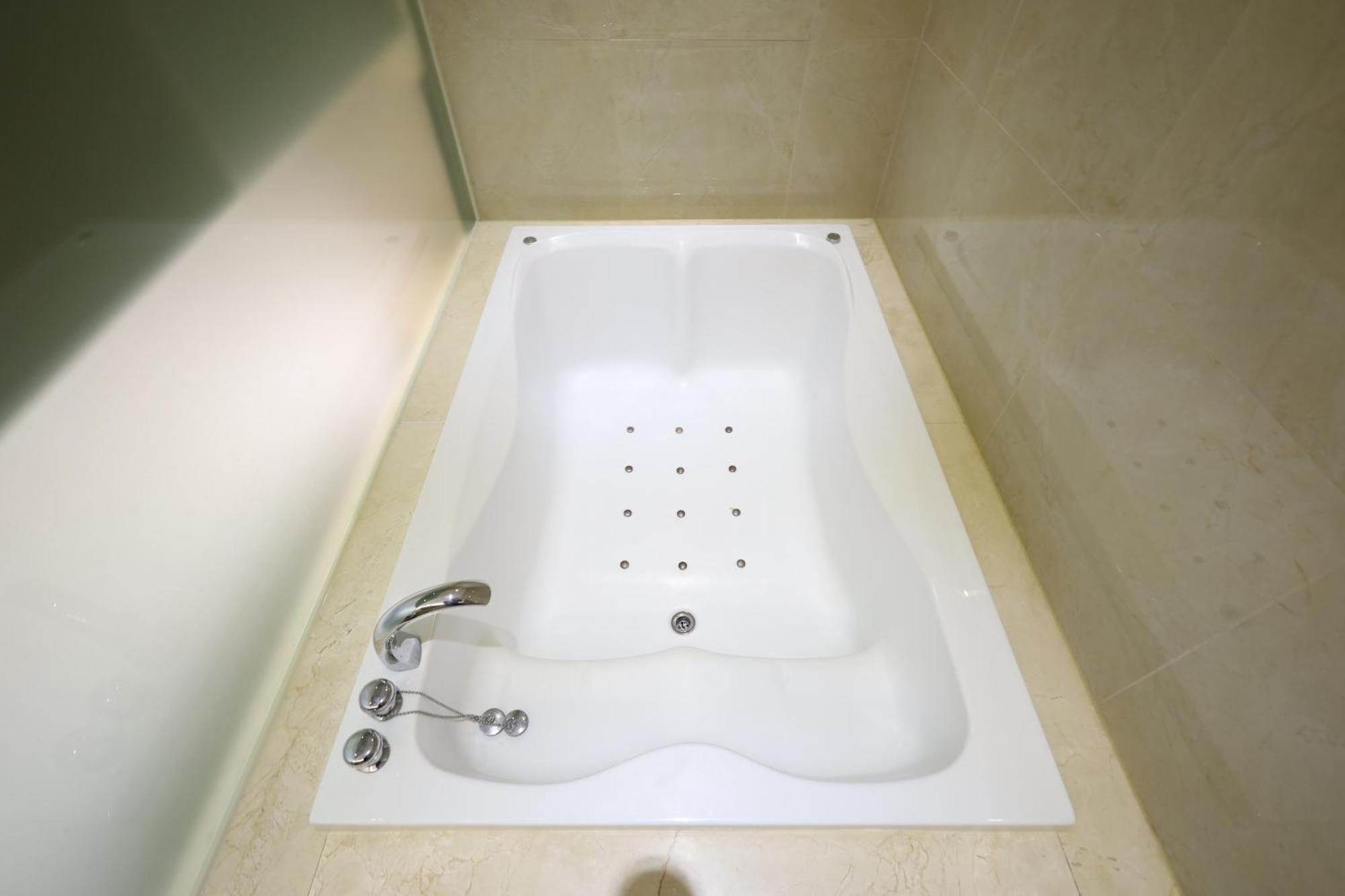 Almond Hotel Busan Station Экстерьер фото