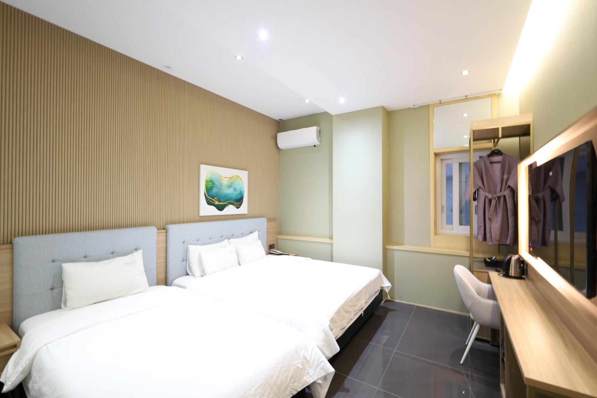 Almond Hotel Busan Station Экстерьер фото