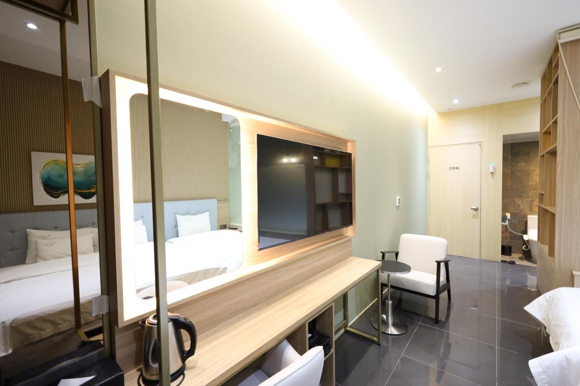 Almond Hotel Busan Station Экстерьер фото