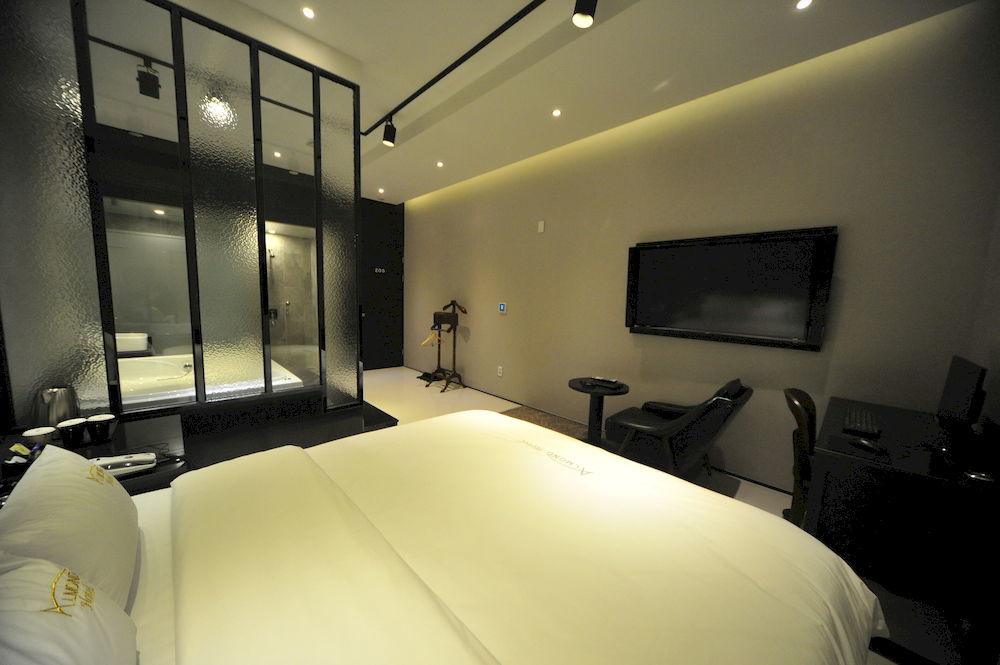 Almond Hotel Busan Station Экстерьер фото