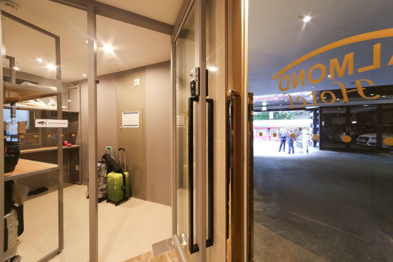 Almond Hotel Busan Station Экстерьер фото
