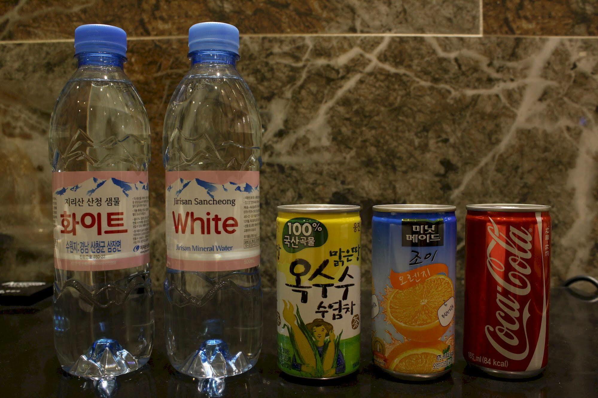 Almond Hotel Busan Station Экстерьер фото
