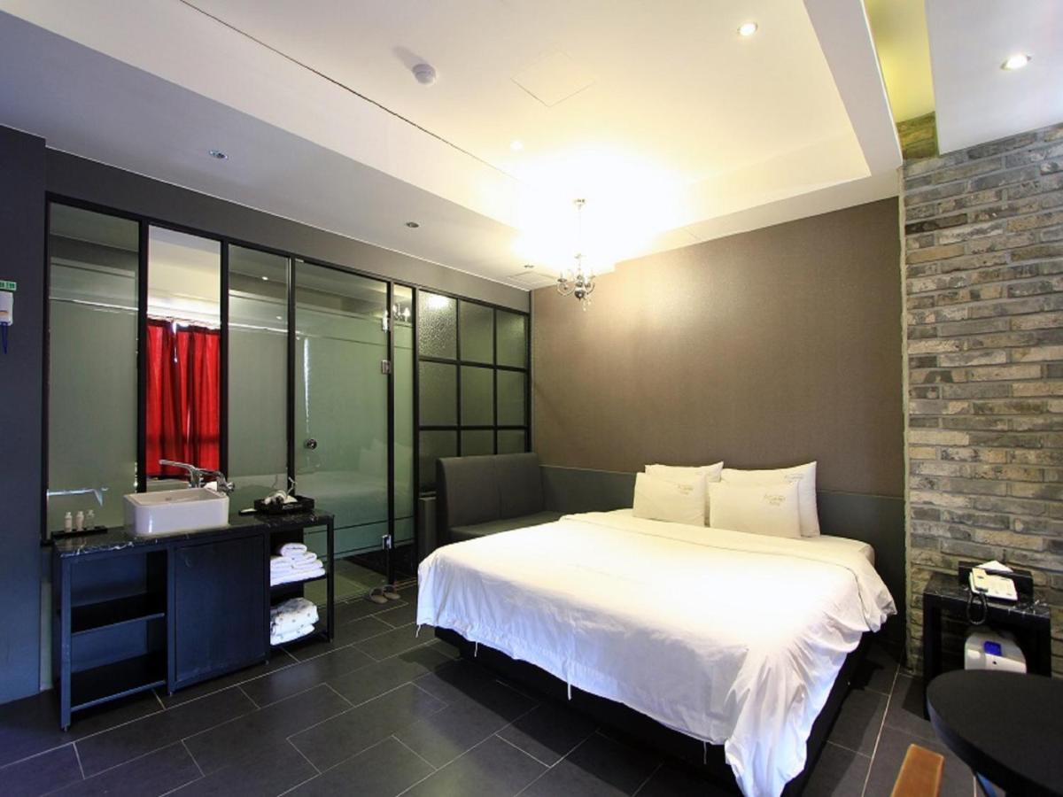 Almond Hotel Busan Station Экстерьер фото